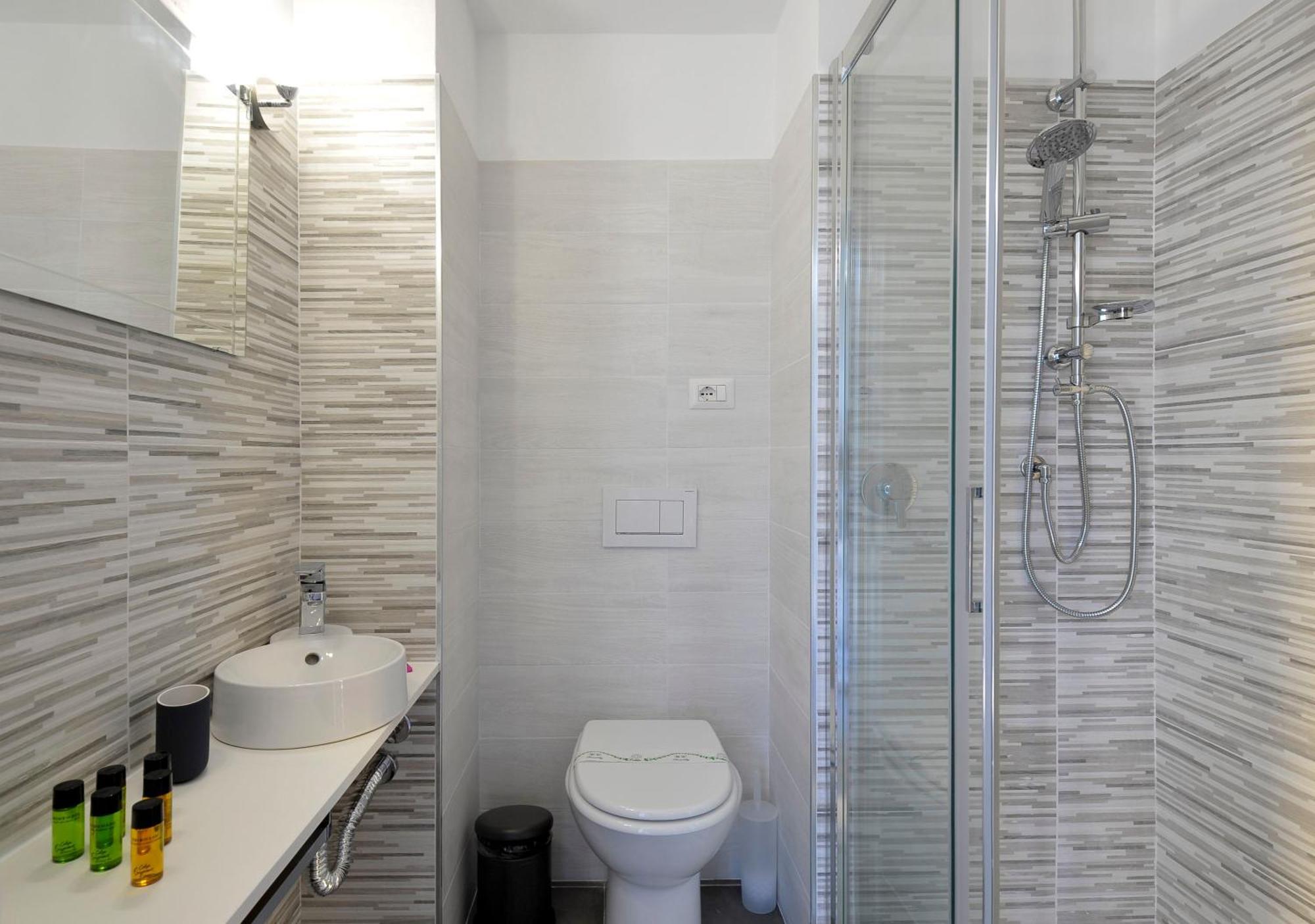 Santa Maria Square View - Family Accomodation, Milan