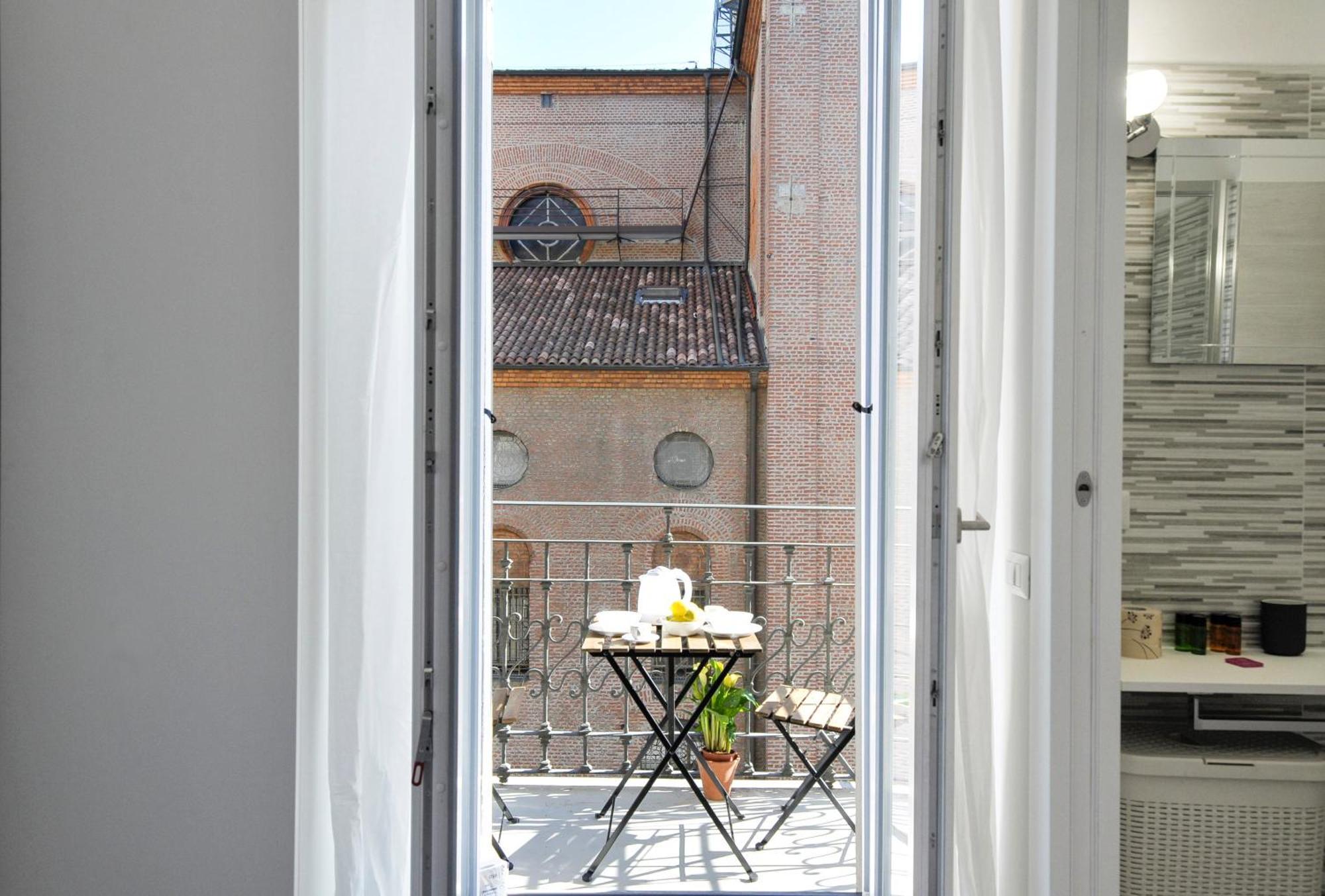 Santa Maria Square View - Family Accomodation — Photos 2